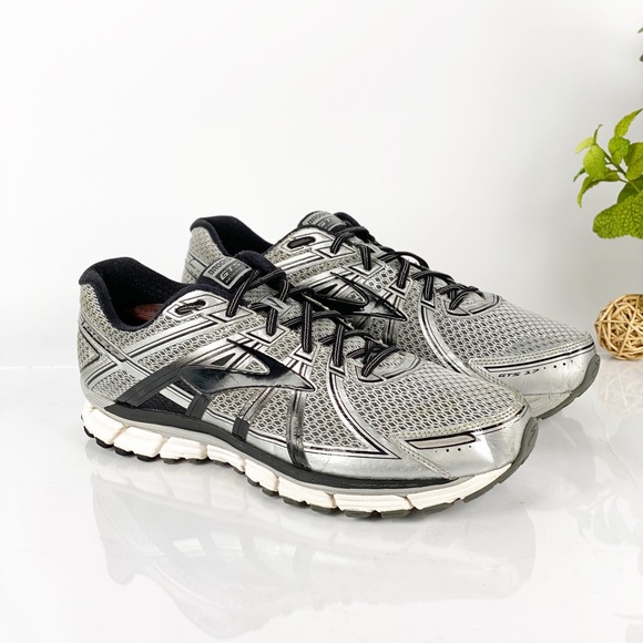 brooks adrenaline extra wide